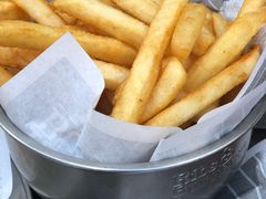 FAMOUS CHIPS-Ribs & Burgers The Rocks
