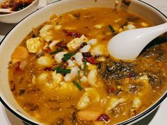 -江城小馆陕南妈妈菜·全球旅行餐厅(钟楼店)