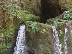-龙水峡地缝景区