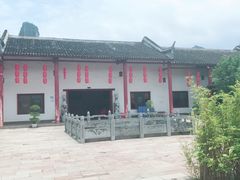 -何乡别院·中式农庄(姑婆山大道店)