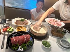 -洪氏嗨捞·广东猪肚鸡·椰子鸡火锅(西咸万象城店)