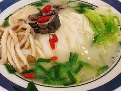 白凤乌鸡鲜米粉-霸蛮湖南菜·牛肉粉(荣京西街店)