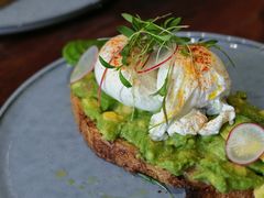 牛油果温泉蛋吐司-O'mills Sourdough Bakery&Bistro(永嘉路店)