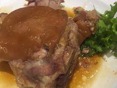 酱肘子-添福来墨鱼饺子 · 海鲜东北菜(大连星海·黄浦路店)