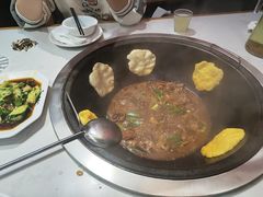 -鲁员外地锅鸡地锅鱼(古墩路店)