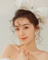 -喜爱高定婚纱摄影