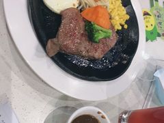 -汤姆家的牛排意面披萨(新城市广场店)