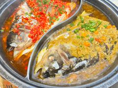 -阿瓦山寨·湘菜现炒·剁椒鱼头王(咸阳总店)