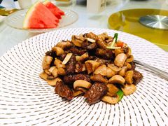 红酒香蘑爆牛肉粒-香浙汇(望京店)