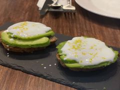 牛油果烤面包配酸奶-1861意大利餐厅(文化广场店)