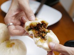 李与白酱肉包-李与白包子铺(桐梓林店)