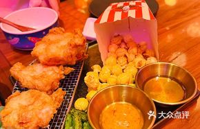 Momo Super Juicy Fried Chicken