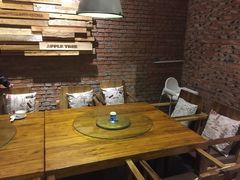 -苹果树下艺术餐厅(宋庄店)