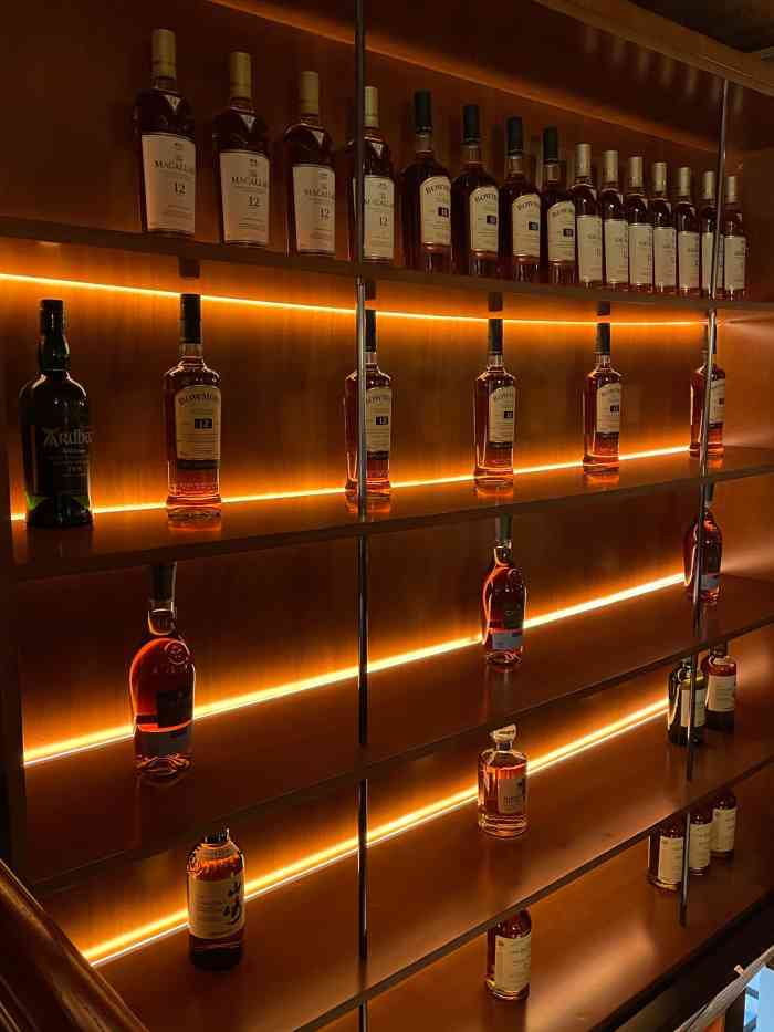 manor庄园cafe-"一人,两伴,三餐,四季都会想来发呆的"小.