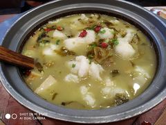 石锅酸菜鱼-周鱼小馆石锅酸菜鱼(活力汇店)