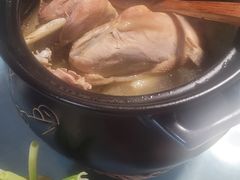 砂锅崂山菇散养鸡-小仙居·农家宴烤羊· 农庄