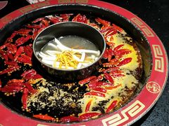 牛油菌汤鸳鸯锅-矮板凳老火锅(宽窄巷子店)