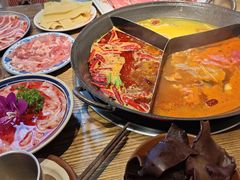 -巴卤社老火锅(财富店)