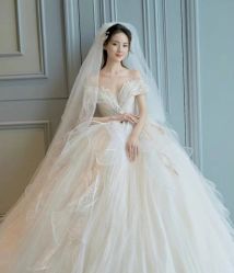 -不晚国际婚纱礼服
