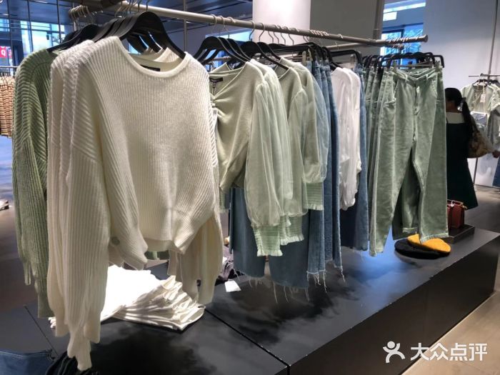 URBAN REVIVO(深圳华润万象天地店)图片