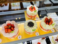 -花花卷卷·鲜食蛋糕(静安久光百货店)
