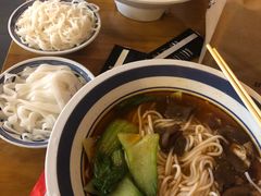 -霸蛮湖南菜·牛肉粉(荣京西街店)