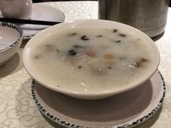 菜干瘦肉粥-花园酒家(油麻地店)