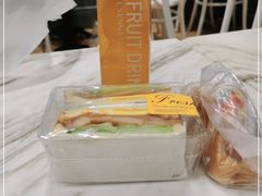 -罗森尼娜(德思勤店)