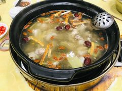 清远鸡-濠轩阁特色生蚝火锅(水湾路店)