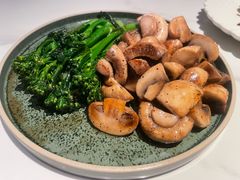 时蔬扒蘑菇-静香HOUSE·全时段融合餐厅(七星欢乐颂店)