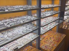 -优医视平价眼镜蔡司依视路折扣工厂店(十里堡店)