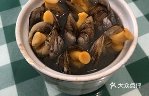 Old Clam Stew in Pot