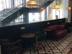 -拖板鞋咖啡旅行酒店(春熙路地铁站店)