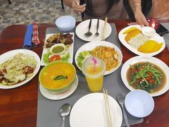 -Ed's Eating House - Family Restaurant