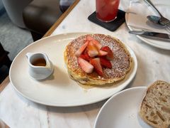 -ROAST coffee & eatery