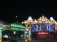 -布尔津河堤夜市