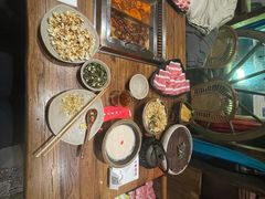 -吴氏老牌坊云南鱼豆花火锅店(通江街店)