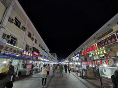 -布尔津河堤夜市