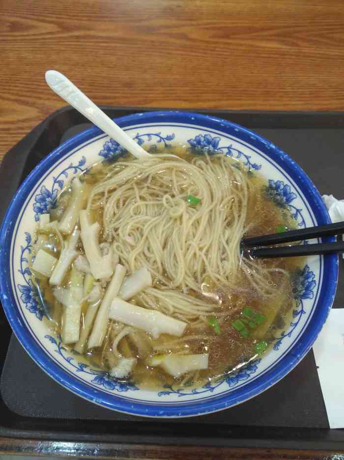 前些日子全家去相城,中午用餐时在大众点评上找到了这家朱鸿兴面馆.