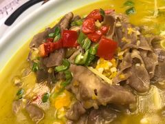 -阿瓦山寨·湘菜现炒·剁椒鱼头王(咸阳总店)