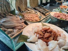 -唐拉雅秀酒店-西锦汇空中BBQ·思创餐厅