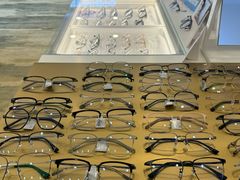 -三目眼镜·蔡司视觉合作店(青浦宝龙店)