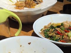 -头上红煨盐鸡·非遗院子餐厅
