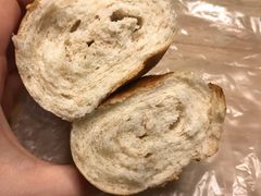 -沁屋面包店(人民东路店)