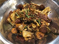 -愉肴麻辣香锅(中山路店)