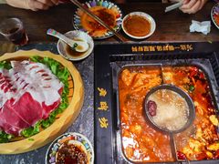 -老牌坊云南鱼豆花火锅(哈西万达店)