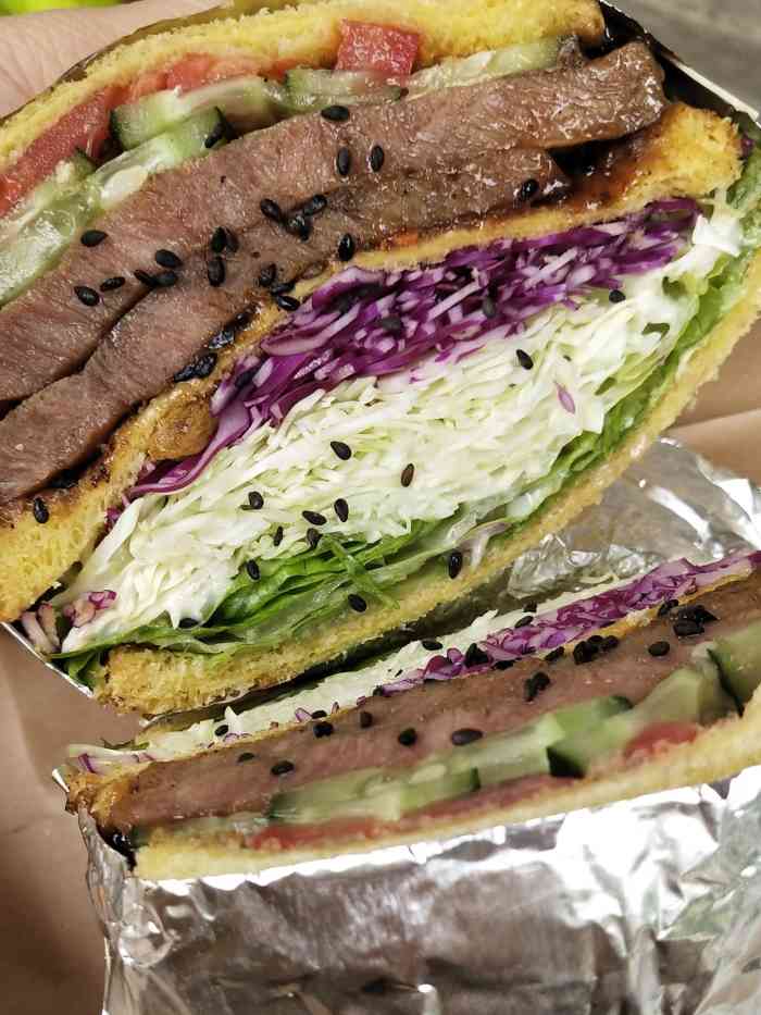 mr.三明治-"黑椒牛排三明治00,哇塞,打开超级有颜值.