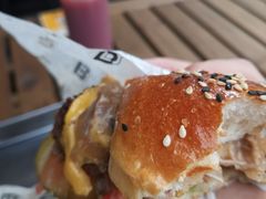 招牌牛肉芝士汉堡-BossMan美式汉堡&精酿啤酒