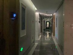 -新盈光·云会所(百丈东路店)