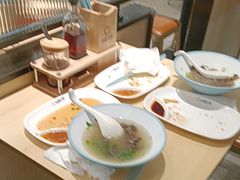 -大食代美食广场(上海中心店)
